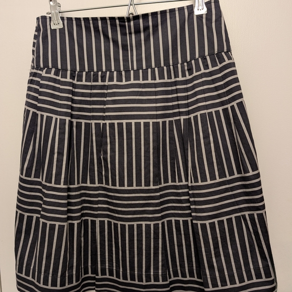 Vero Moda Black and Grey Knee-length Skirt With Pockets - Picture 5 of 10